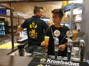 pub, birra, musica dal vivo, giochi di società